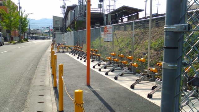 六地蔵駅前